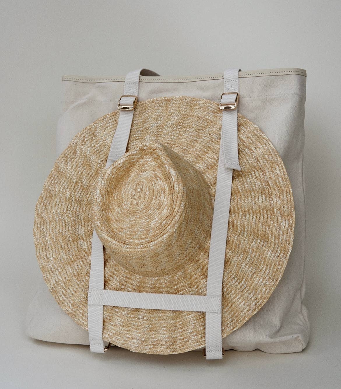 On Holiday 2.0 - Hat Travel Tote